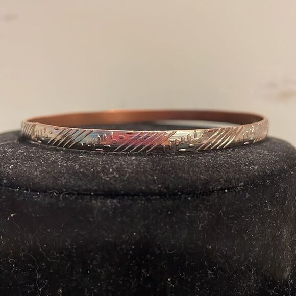 7.5” solid metal copper tone bangle bracelet etched all around w/striped & wheat - Picture 2 of 9